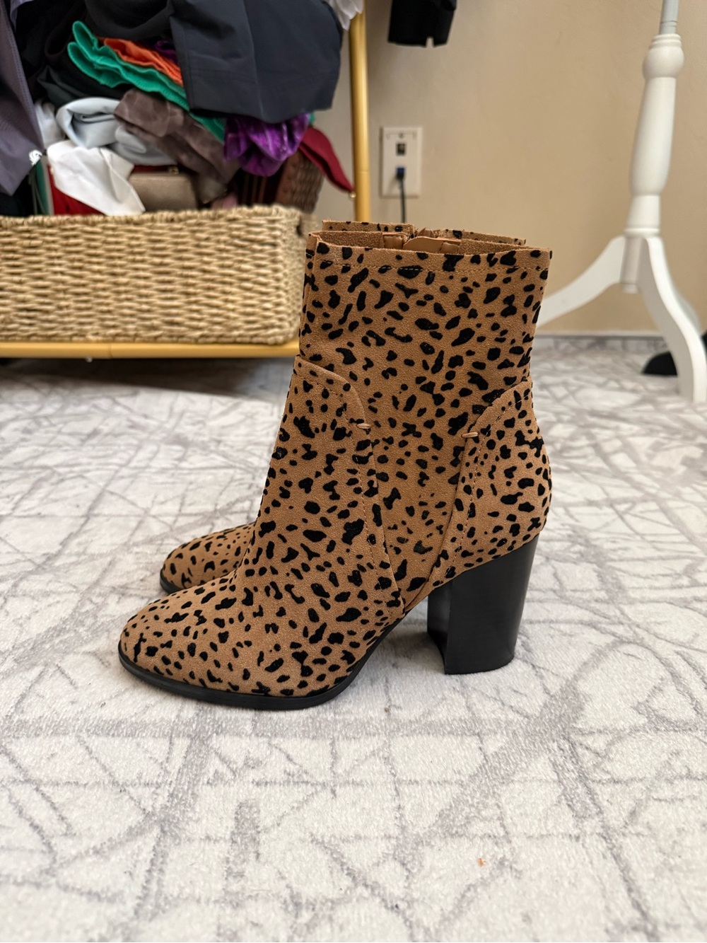 Gibson & Latimer Leopard Print Block Heel Booties Size 8 Western Boho Chic - Picture 2 of 9